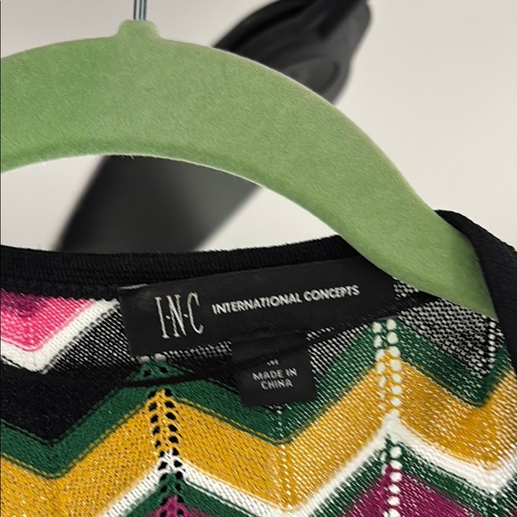 Colorful Chevron Pattern Dress - Picture 8 of 10